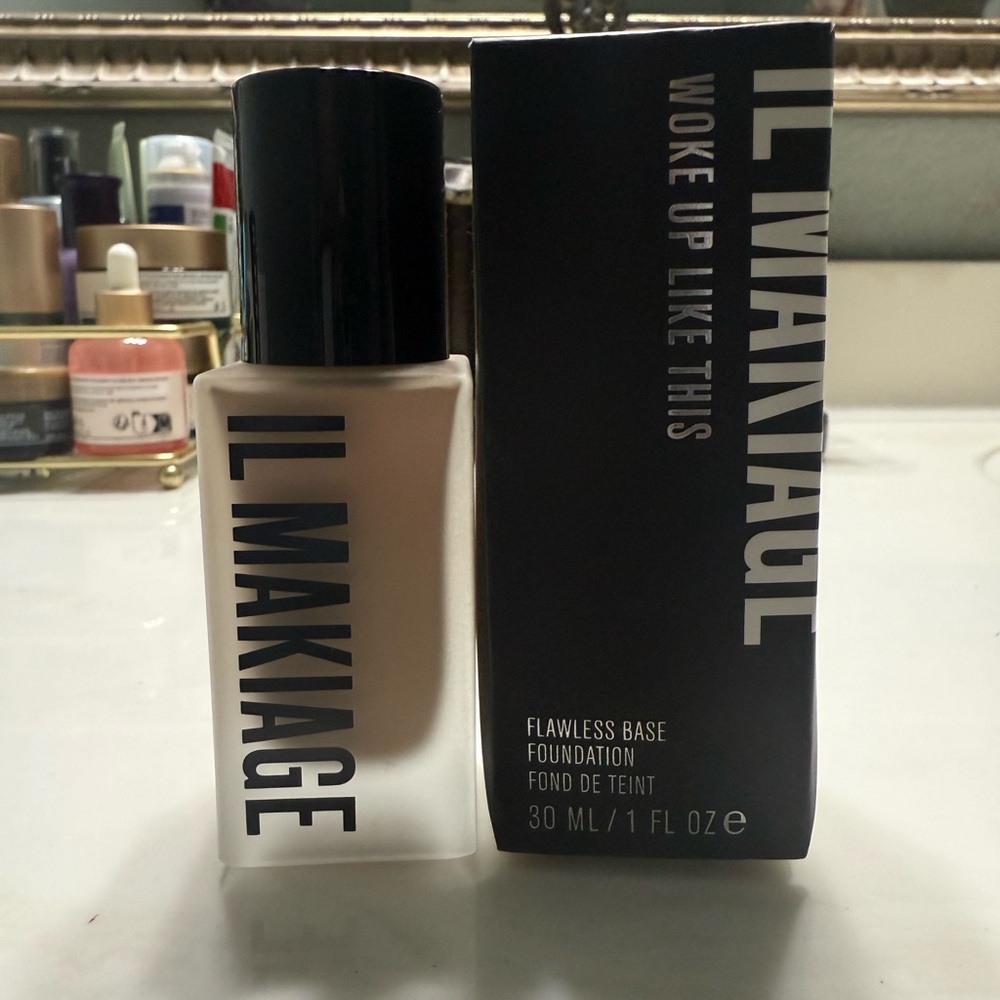 IL MAKIAGE Flawless Base Foundation